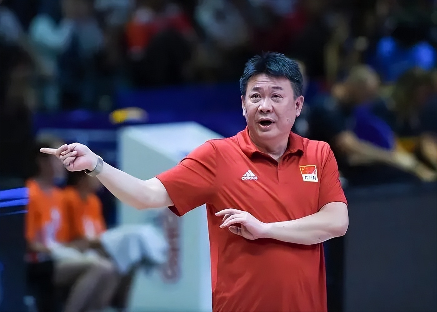 关于CBA季后赛国际比赛日再迎强敌，塞维利亚强势反弹，主帅态度——质疑声仍在，临场指挥获称赞的信息