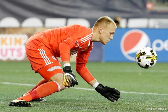 Kaiyun官方平台-赛地聚焦：荷甲冲刺阶段热度飙升；底特律活塞再遭质疑；更衣室稳定；轮换策略成焦点的简单介绍