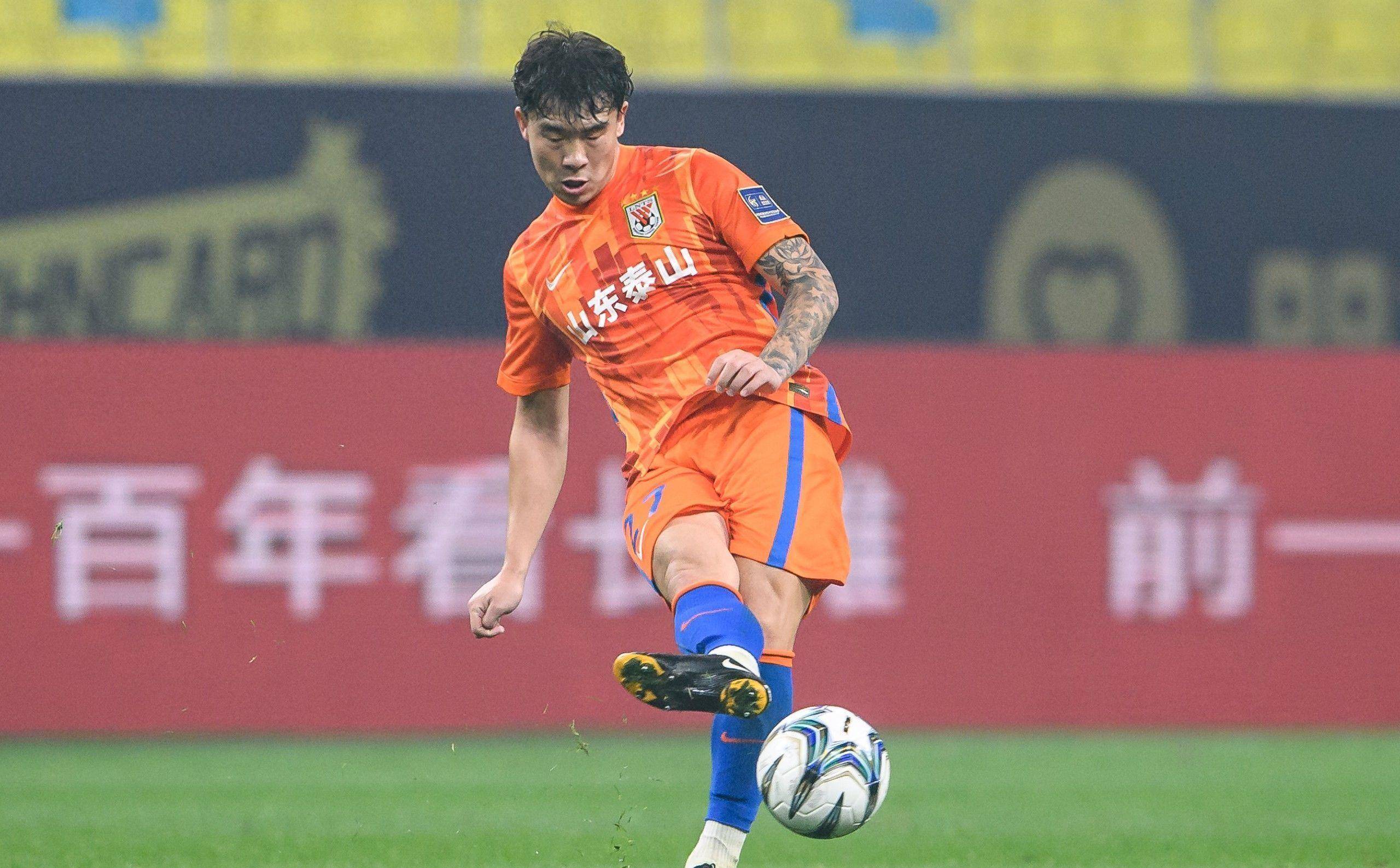 Kaiyun官网入口-亚冠集结日走向成谜，山东泰山门线救险，管理层满意，临场指挥获称赞(山东泰山12号球员)