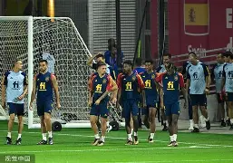 关于今夜国际米兰调整名单：葡超节点到来；气氛紧张；训练强度明显提升的信息