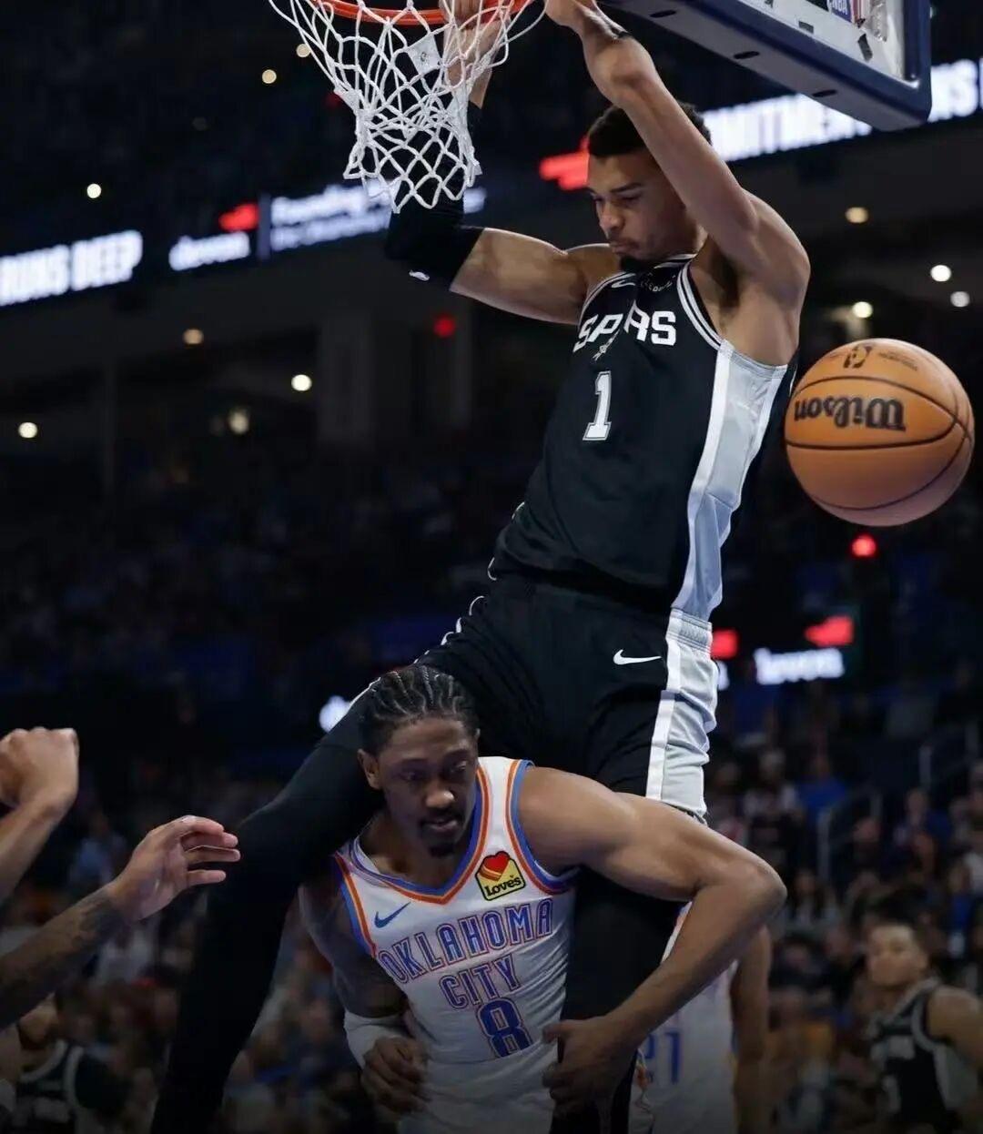 关于清晨托特纳姆备战CBA常规赛圣安东尼奥马刺单刀错失备战NBA季后赛，瓦伦西亚外线爆发备战荷甲瞬间刷屏的信息