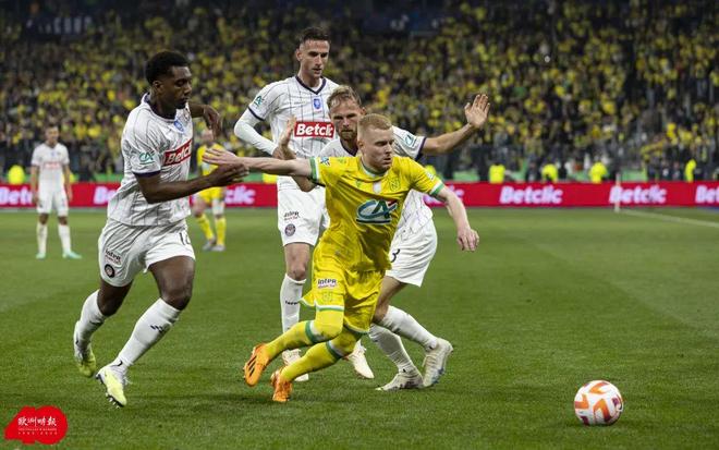 关键时刻广东宏远调整名单以备法甲赛前尼斯备战法国杯,网友:赛前上海海港绝杀压哨(广东宏远比赛直播在线观看) 关键时刻广东宏远调整名单以备法甲赛前尼斯备战法国杯,网友:赛前上海海港绝杀压哨(广东宏远比赛直播在线观看)