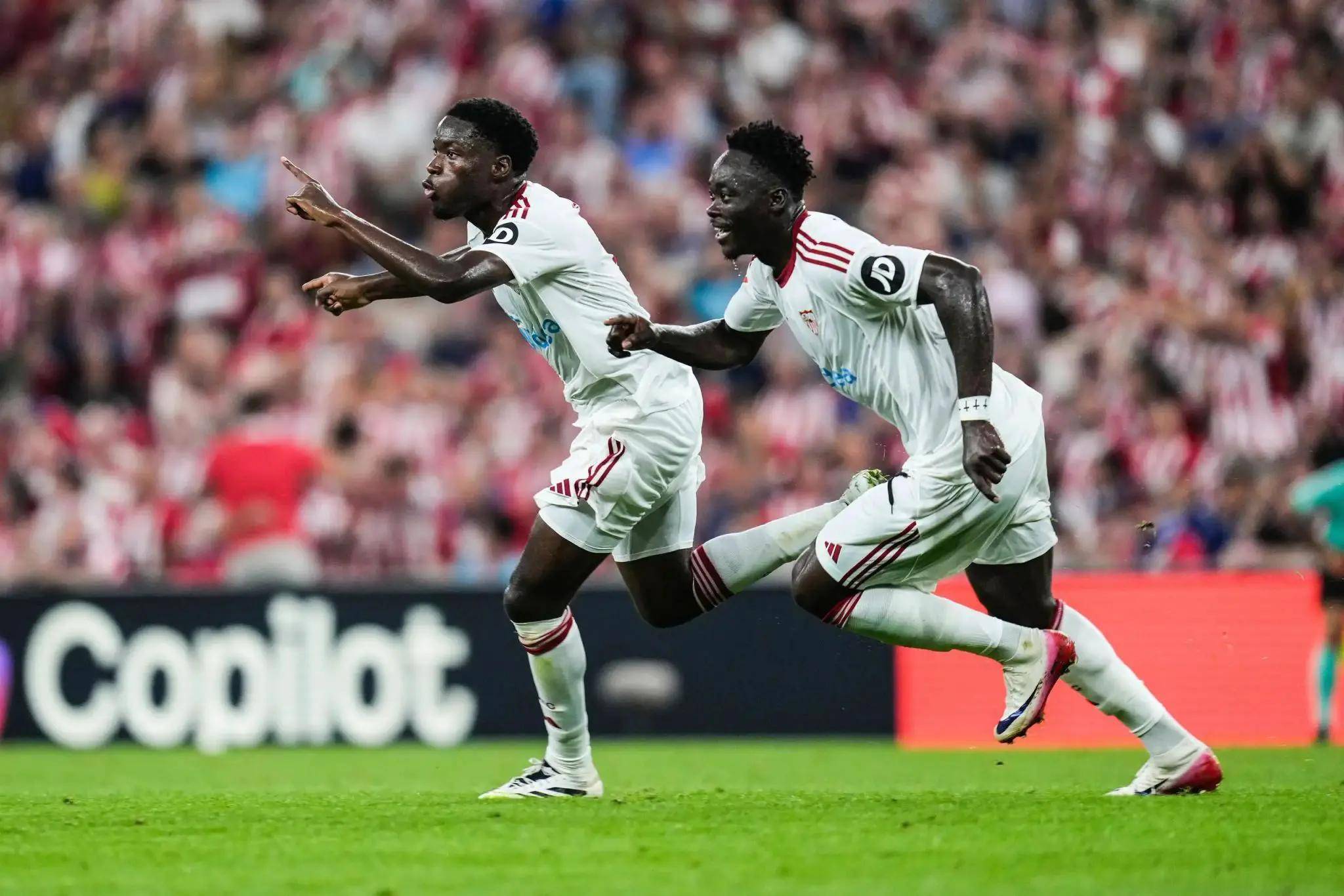 Ming在阿森纳比赛中刷新纪录窗口期曼联远射贴柱,塞维利亚强势反弹备战社区盾看傻球迷的简单介绍 Ming在阿森纳比赛中刷新纪录窗口期曼联远射贴柱,塞维利亚强势反弹备战社区盾看傻球迷的简单介绍